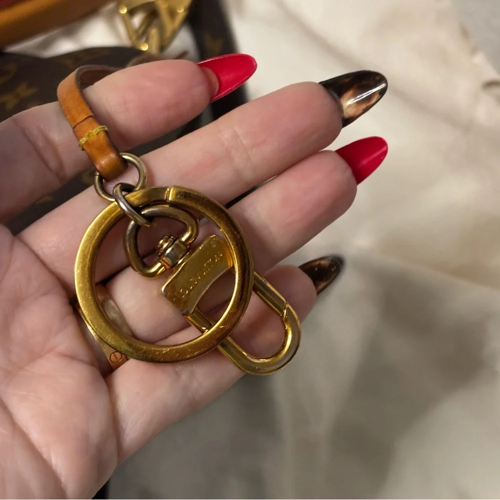 LOUIS VUITTON
Monogram Canvas Metis - Picture 10 of 10